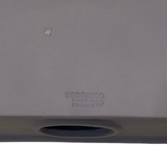 Wedgwood Portland Blue Jasperware Dome Mantel Clock with Cherubs Roman Numerals - Picture 11 of 17